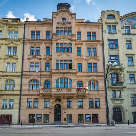 Apartman Riverside With A Balcony *