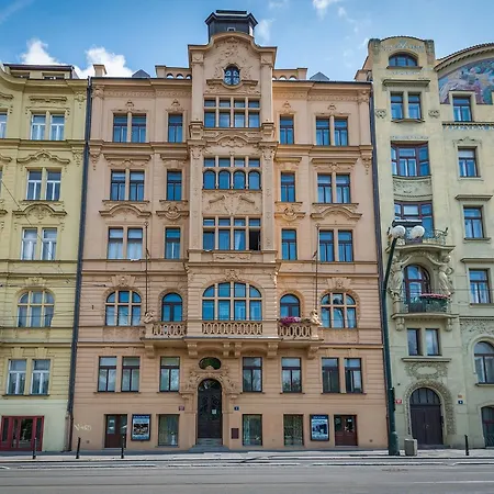 Riverside With A Balcony Apartman