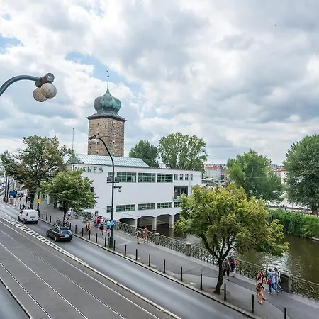 Riverside With A Balcony Apartman Prága
