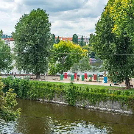 Riverside With A Balcony Apartman Prága