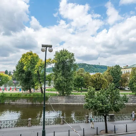 Riverside With A Balcony * Prága